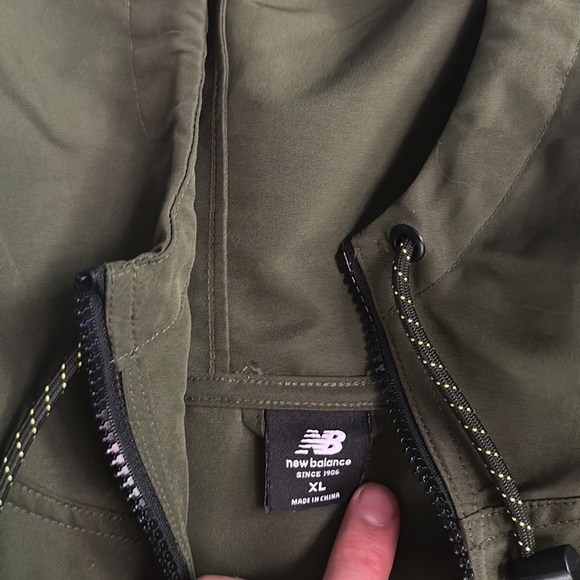 Men’s New Balance Outdoors Anorak packable jacket. Size XL, near new condition. - Picture 4 of 6